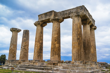 Fototapeta premium Temple of Apollo in Ancient Corinth Greece