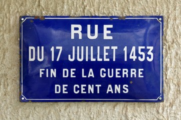 Fototapeta premium Plaque de rue évoquant la fin de la guerre de cent ans