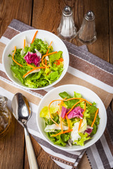 Mixed salad with croutons.