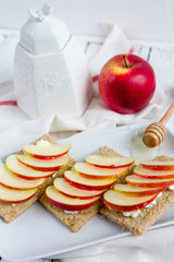 Dietary dry bread, Apple and honey