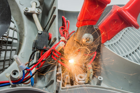 Kabel durchtrennen, Kurzschluss