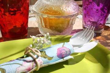 Inspirational picnic decoration. Creative table setting. Decorating Ideas on a Budget. 