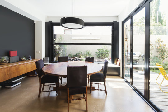 Family dining room extention in Australian contemporary home