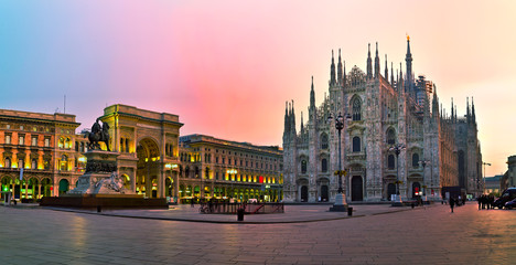 Obraz premium Katedra Duomo w Mediolanie we Włoszech