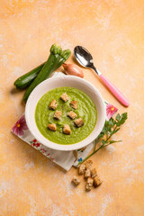 zucchinis cream with sliced toasted bread