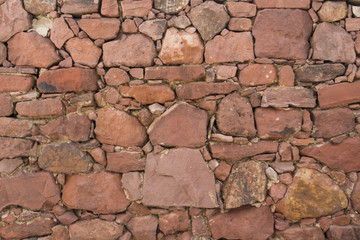 rotes Bruchsteinmauerwerk