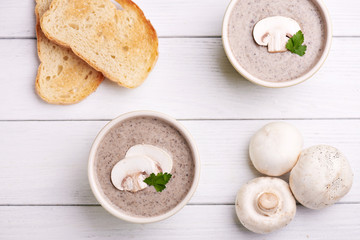 Mushroom ceam soup with bread