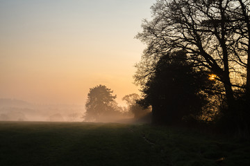 Fototapeta na wymiar Sunrise and the mist.