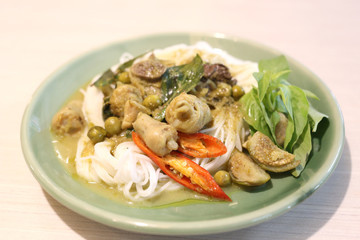 Curry chicken noodles (KHANOM CHIN).