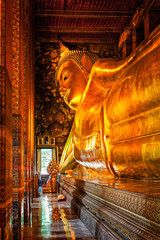 Fototapeta premium Reclining Buddha, Thailand