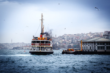 Obraz premium Boat in Golden Horn, Istanbul, Turkey.