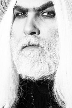 Man in white wig