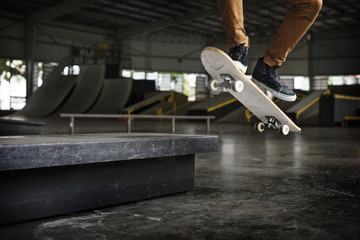 Skateboarding Practice Freestyle Extreme Sports Concept © Rawpixel.com
