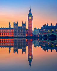 Naklejka premium Big Ben and Houses of parliament at dusk in London