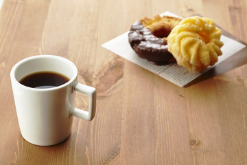コーヒーとドーナッツ