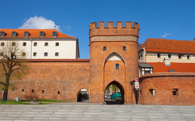 Brama Mostowa wraz z murami obronnymi, Toruń, Poland  - obrazy, fototapety, plakaty