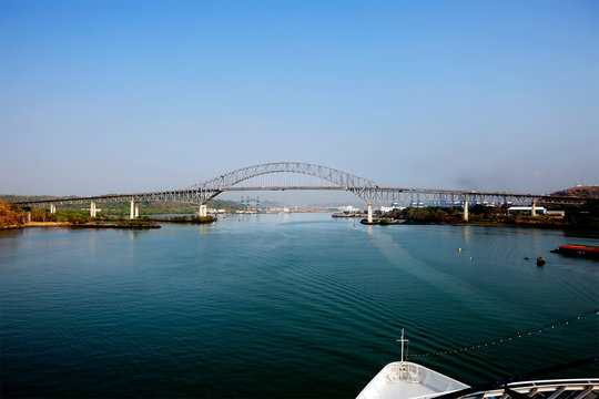 Мост двух Америк - мост через Панамский канал