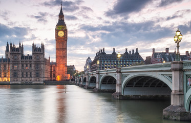 Fototapeta na wymiar Big Ben and the Houses of Parliament at night in London, UK
