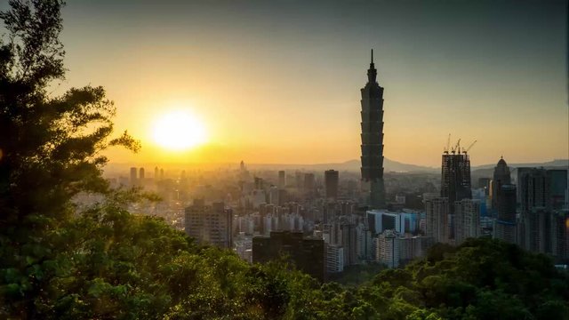 The Time lapse of Taipei, Taiwan city skyline at twilight
