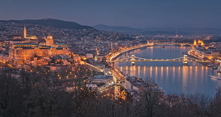 Obraz premium Budapest at night