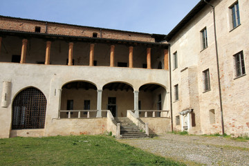 Fototapeta na wymiar Abbazia di Morimondo: logge del lato sud