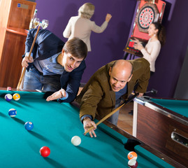 Fototapeta premium people having pool game