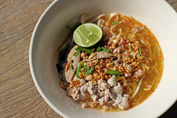spicy rice noodle soup with pork