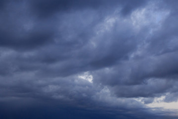 Obraz premium dark rain clouds in a sky