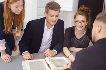 kreatives team entwickelt neue ideen