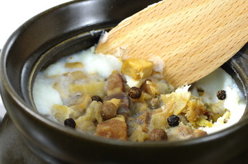  lard  in clay pot