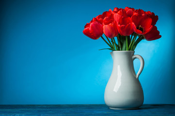 Naklejka premium vase with tulips