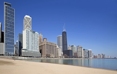 Fototapeta na wymiar Chicago city view from the beach