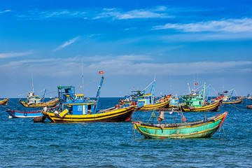Fototapeta na wymiar Fishing boats in Vietnam