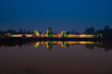 Obraz premium April 12. 2016 : Angkor Wat Temple in night view, Siem Reap, Cam