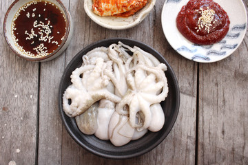 Sannakji octopus korean food