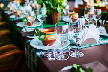 Serving wedding table in the Irish style. Green wedding