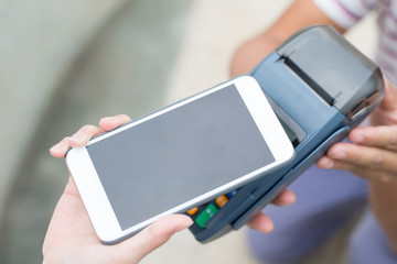 Customer pay by cellphone