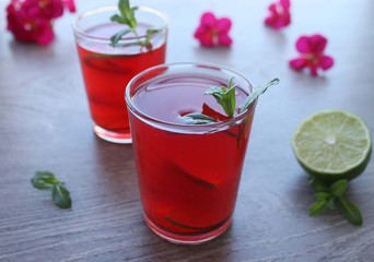 Raspberry lemonade with lime