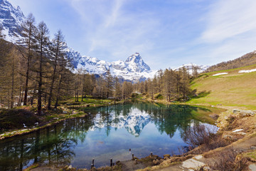 Fototapeta na wymiar Matterhorn reflected in Blue Lake