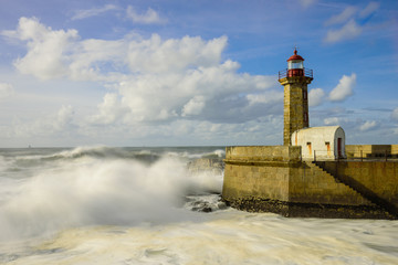 Obraz premium Lighthouse on the Atlantic ocean, Porto, Portugal.
