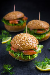 smoked salmon mini burgers