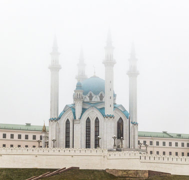 The mosque in the fog