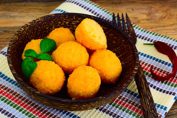 Food without meat: potato donuts.