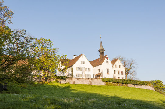 Binningen, Gemeinde, Dorf, St. Margarethen-Kirche, Kirche, Aussichtspunkt, Landwirtschaft, Spazierweg, Felder, Weinberg, Baselland, Basel-Stadt, Fr&uuml;hling, Schweiz