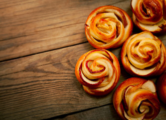 Obraz na płótnie Canvas Tasty homemade apple cakes