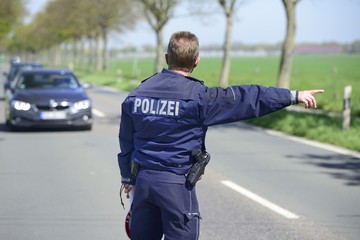 Blaulicht Polizei Blitzmarathon Rauswinken - obrazy, fototapety, plakaty