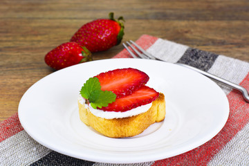 Bruschetta with Goat Cheese and Strawberry, Mint