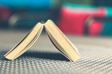 Naklejka premium Reading