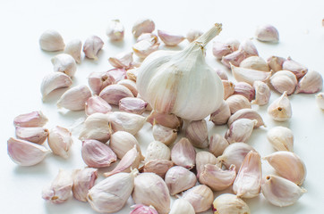 sliced garlic