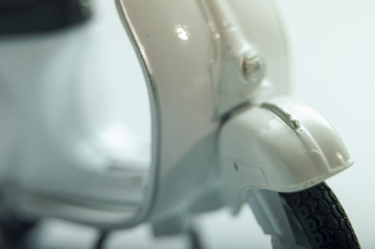 Vintage white scooter - 3